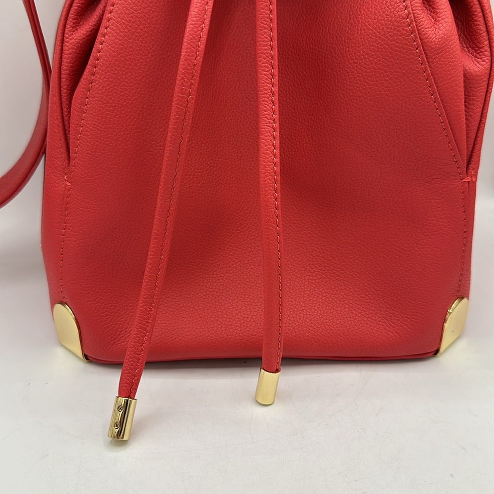 Vince Camuto gorgeous red-orange leather bucket bag - Picture 3 of 7